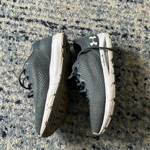 Under Armor Sneakers